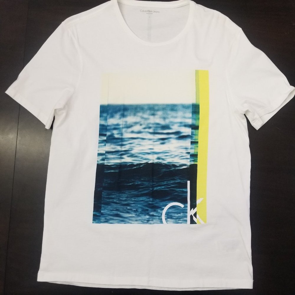 CALVIN KLEIN‎ Graphic Tee - Picture 3 of 9